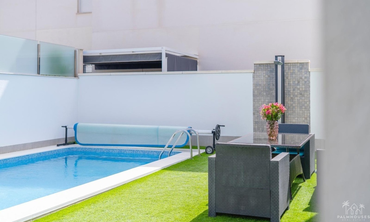 Venta - Villa - Torrevieja - Aguas Nuevas