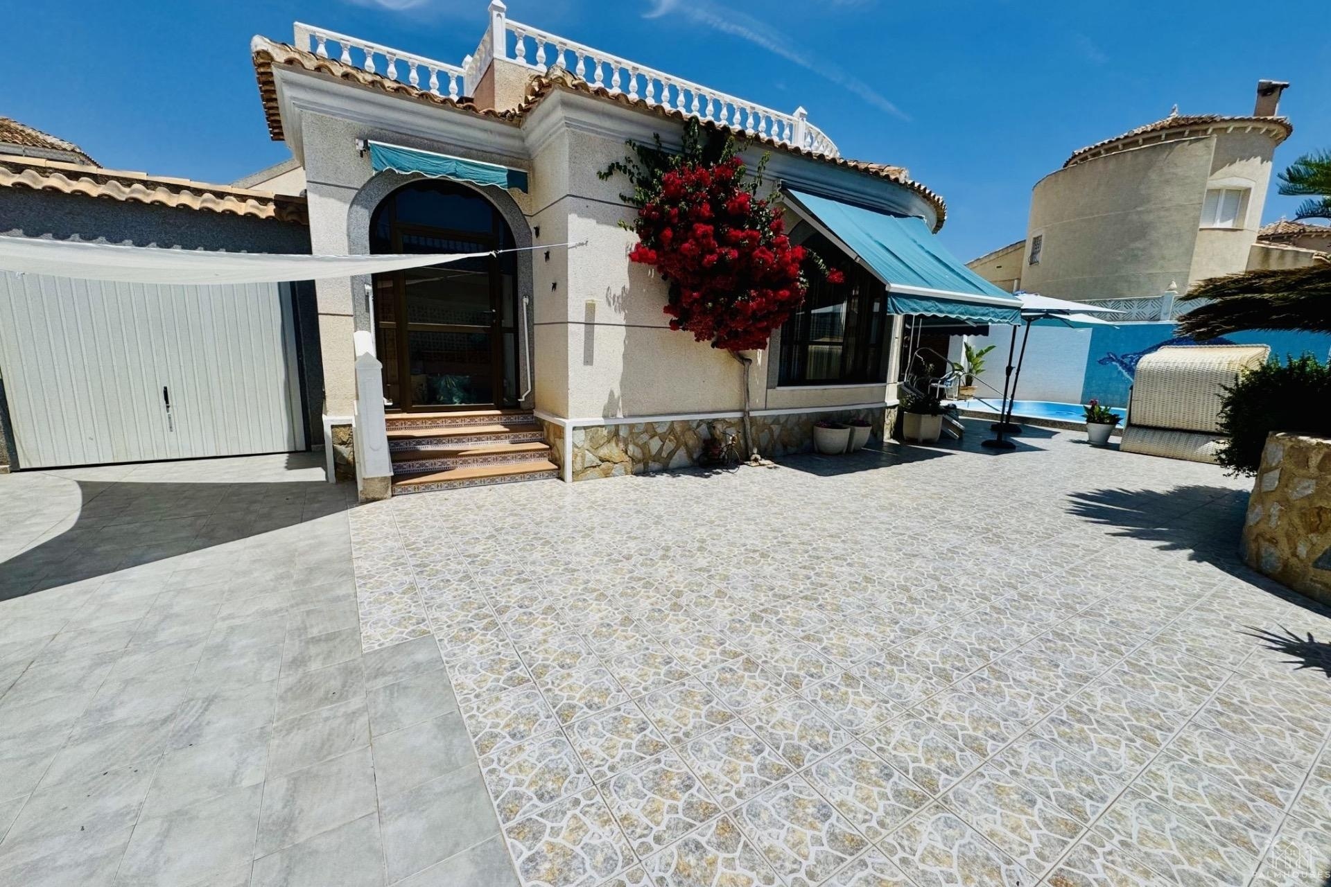 Venta - Villa - Torrevieja - La Siesta