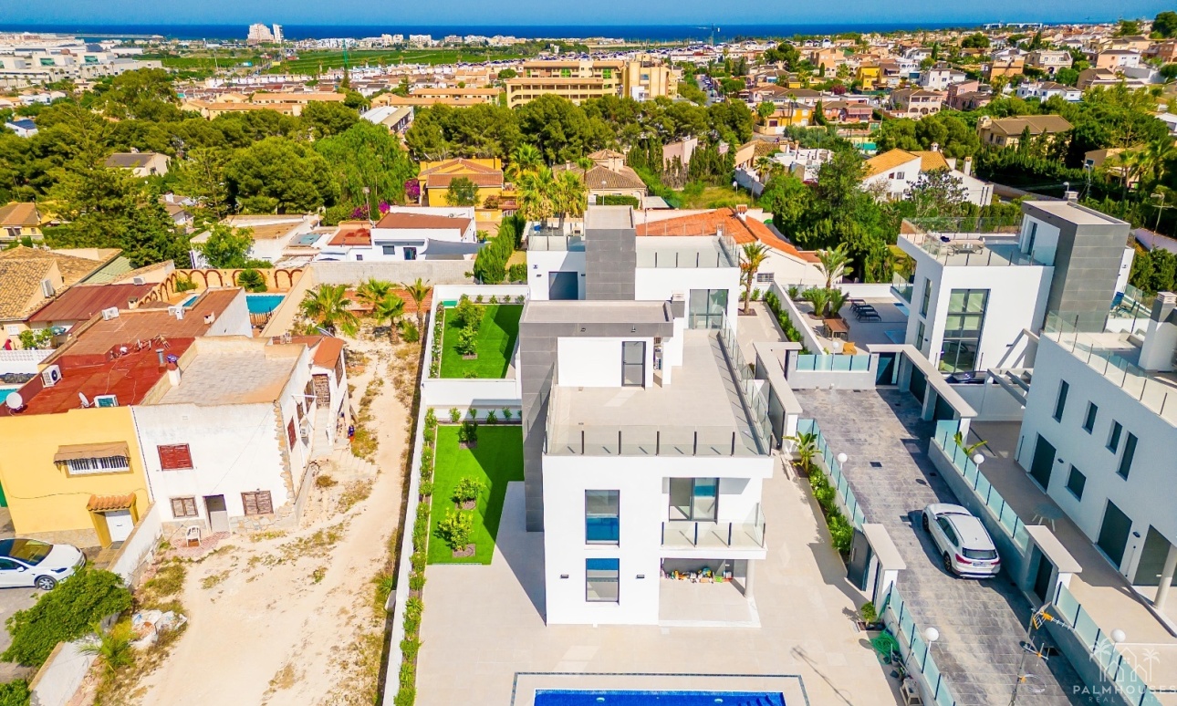 Venta - Villa - Torrevieja - Los Balcones