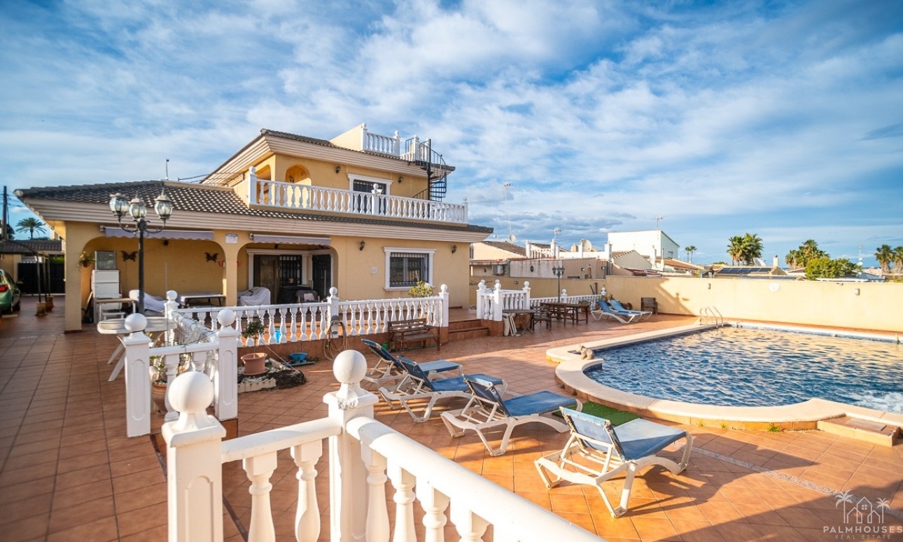Venta - Villa - Torrevieja - Los Balcones