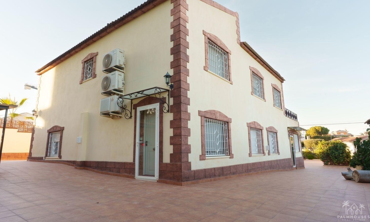 Venta - Villa - Torrevieja - Los Balcones