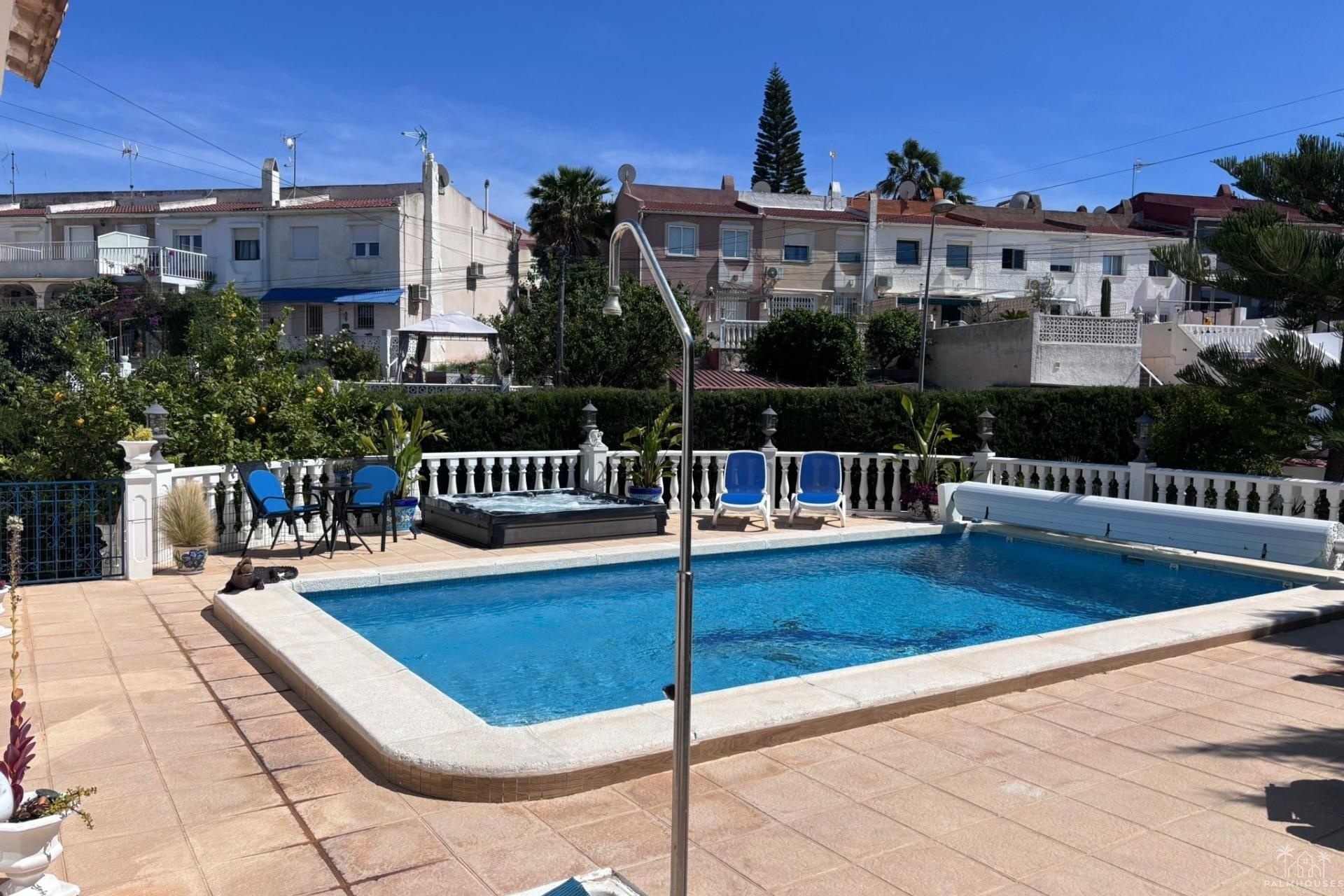 Venta - Villa - Torrevieja - Los Balcones