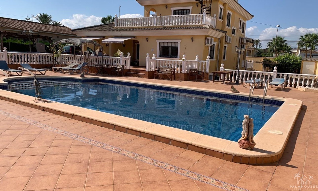 Venta - Villa - Torrevieja - Los Balcones
