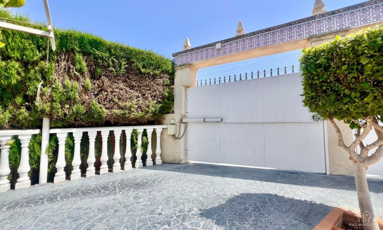 Venta - Villa - Torrevieja - Los Balcones