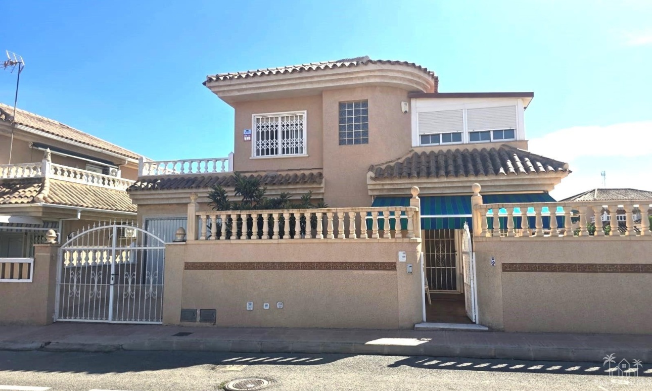 Venta - Villa - Torrevieja - Los Balcones