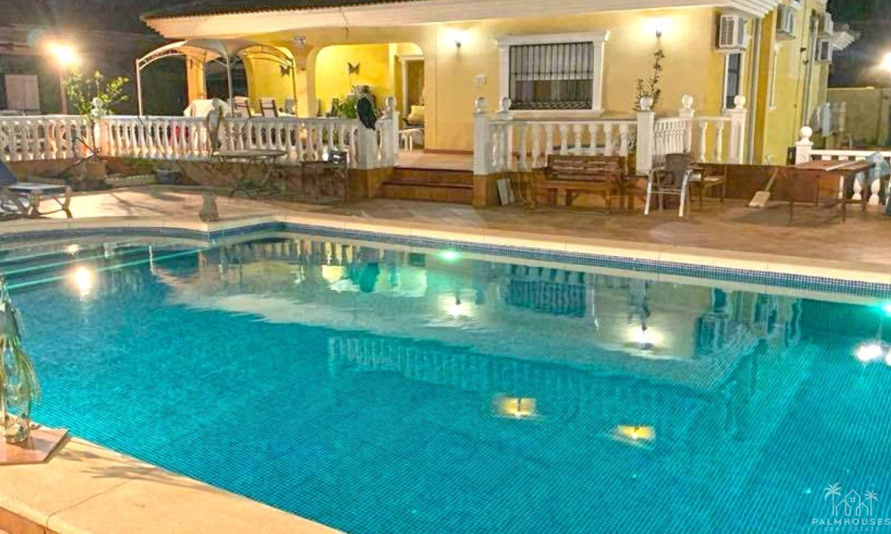 Venta - Villa - Torrevieja - Los Balcones
