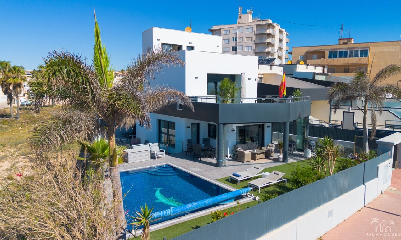 Venta - Villa - Torrevieja - Rosaleda