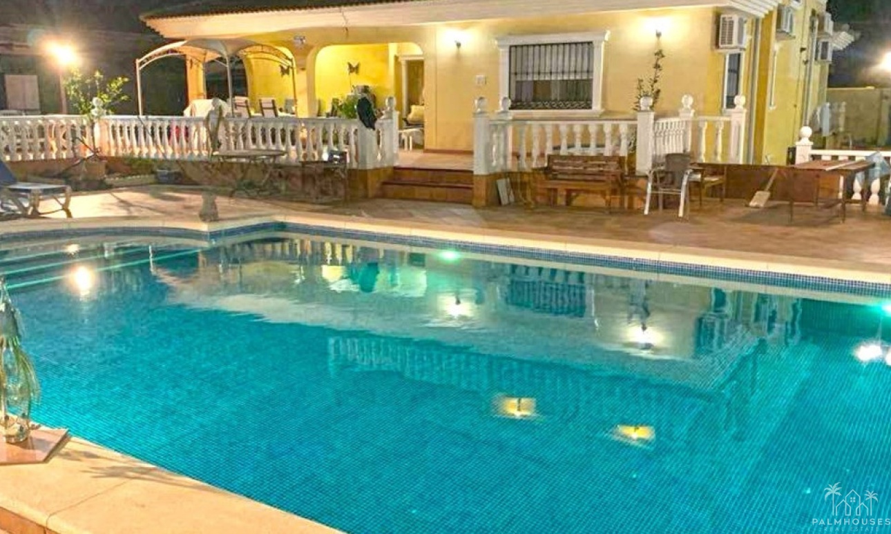 Venta - Villa - Torrevieja - Torrevieja Centro