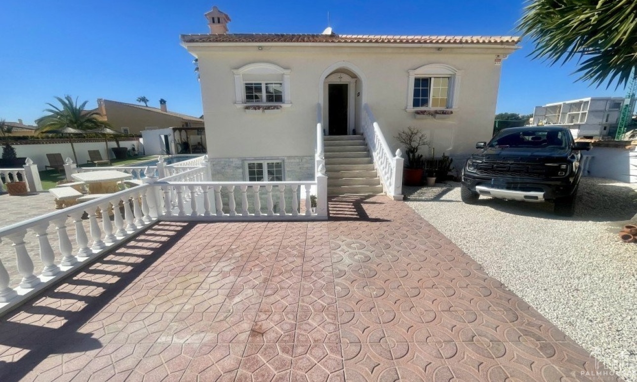 Venta - Villa - Urb. La Marina - Inland