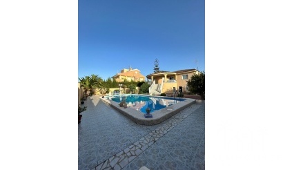 Villa - Herverkoop - Torrevieja - Aguas Nuevas