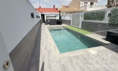 Villa - Resale - Torrevieja - Torrevieja Centro