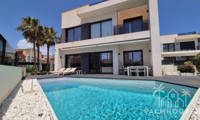 Villa - Resale - Torrevieja - Torrevieja Centro