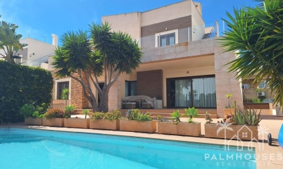 Villa - Resale - Torrevieja - Torrevieja Centro