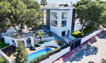 Villa - Venta - Los Balcones - Costa Blanca