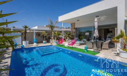 Villa - Venta - Torrevieja - El Chaparral