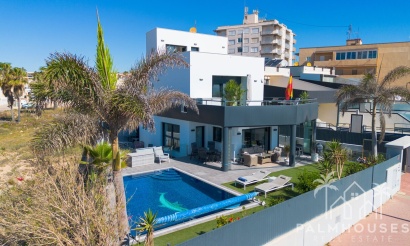 Villa - Venta - Torrevieja - Rosaleda