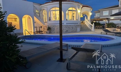 Villa - Venta - Torrevieja - Torrevieja Centro