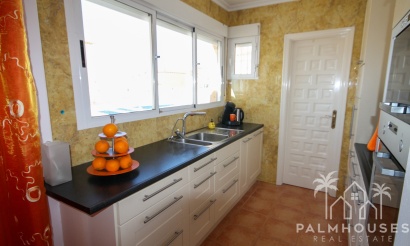 Resale - Villa - Orihuela Costa