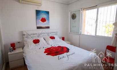 Resale - Villa - Orihuela Costa