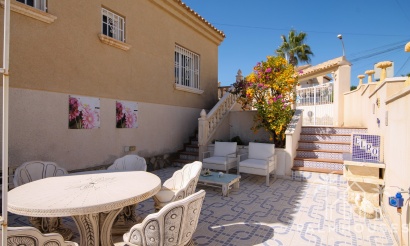 Resale - Villa - Orihuela Costa