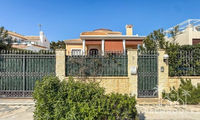Venta - Villa - Torrevieja - Torrelamata - La Mata