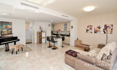 Resale - Villa - Villamartin