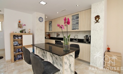 Resale - Villa - Villamartin