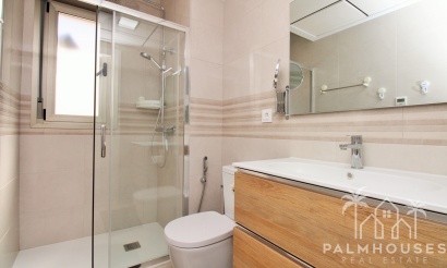 Resale - Villa - Villamartin