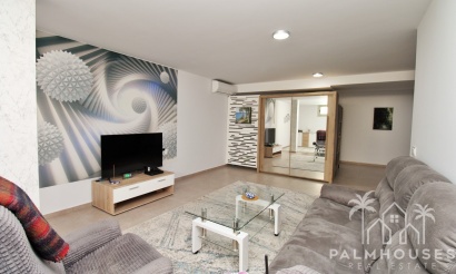 Resale - Villa - Villamartin