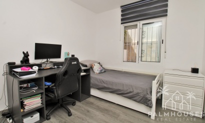 Resale - House - Villamartin