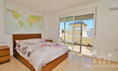 Resale - House - Villamartin