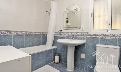 Resale - House - Villamartin
