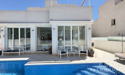 Resale - Villa - Mil Palmeras