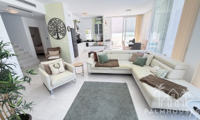 Resale - Villa - Mil Palmeras