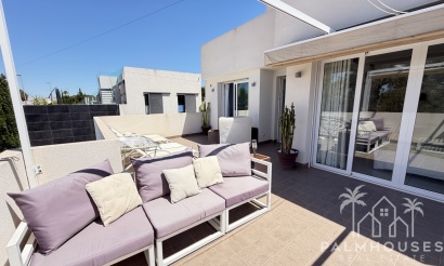 Resale - Villa - Mil Palmeras