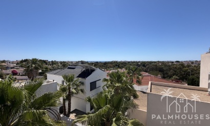 Resale - Villa - Mil Palmeras