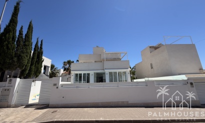 Resale - Villa - Mil Palmeras