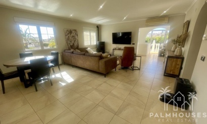 Herverkoop - Villa - Urb. La Marina - Inland