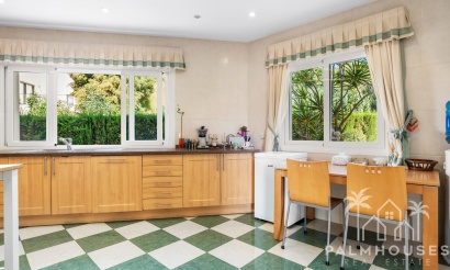 Resale - Villa - Benahavís - Cortés