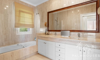 Resale - Villa - Benahavís - Cortés