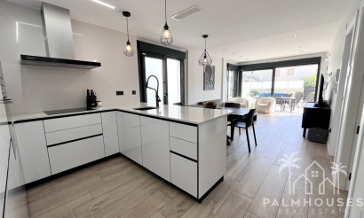 Venta - Villa - Punta Prima - Costa Blanca