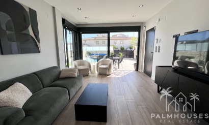 Venta - Villa - Punta Prima - Costa Blanca