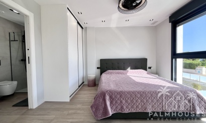 Venta - Villa - Punta Prima - Costa Blanca