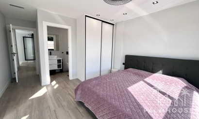 Venta - Villa - Punta Prima - Costa Blanca