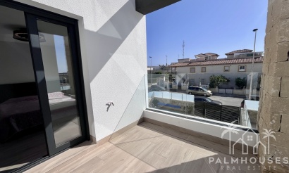 Venta - Villa - Punta Prima - Costa Blanca