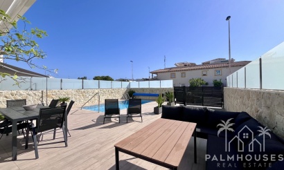 Venta - Villa - Punta Prima - Costa Blanca
