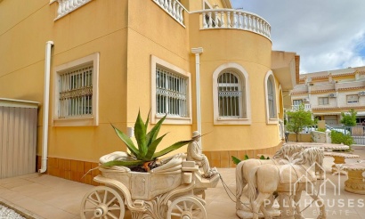 Revente - Villa - Orihuela Costa - Villamartin