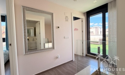 Venta - Villa - Torrevieja - Aguas Nuevas