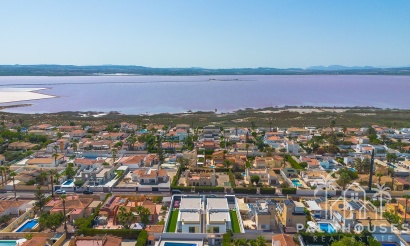 Venta - Villa - El Chaparral - Inland