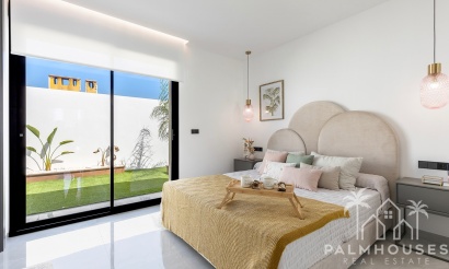 Venta - Villa - El Chaparral - Inland